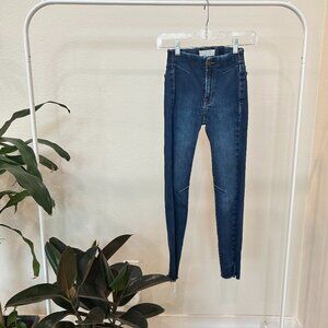 FREE PEOPLE DARK WASH SKINNY JEANS SIZE 24 GOOD CONDITION